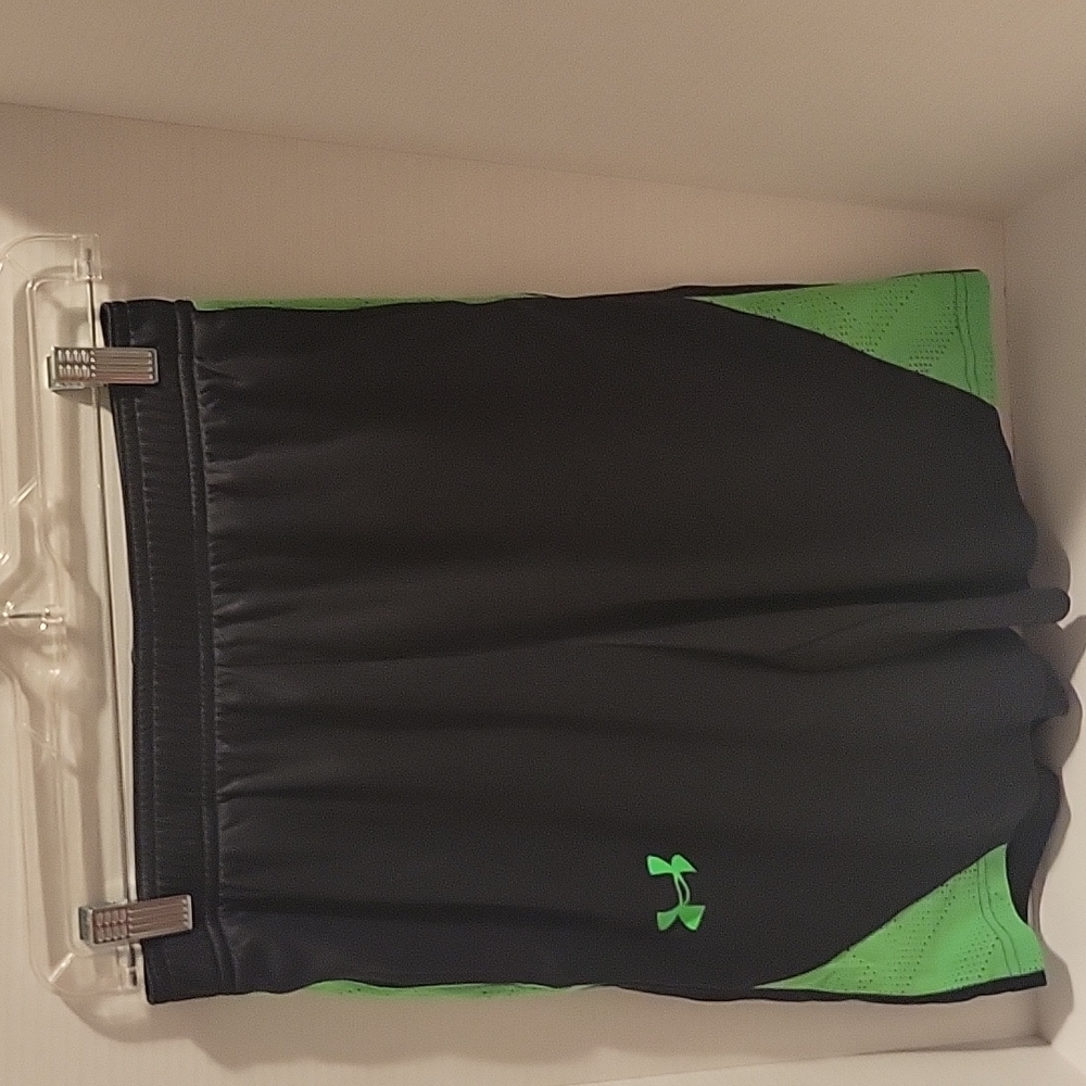 Under Armour Youth size Large Loose Shorts Black and Green